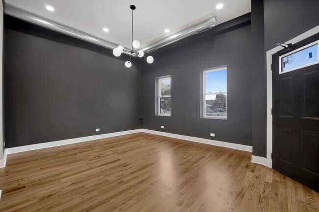 Foto del edificio - 1956 W 21st Pl