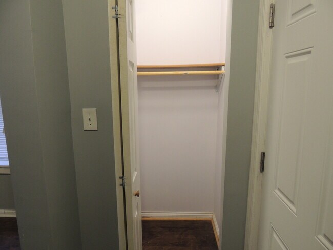 Closest - 9040 S Laflin St