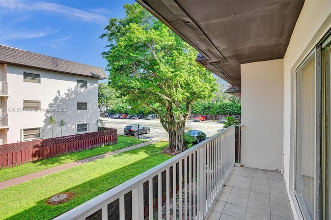 Foto del edificio - 8475 SW 94th St