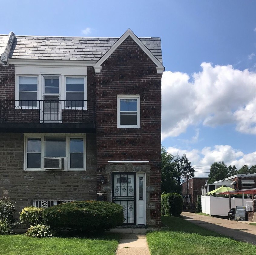 Foto principal - 8038 Lowber Ave