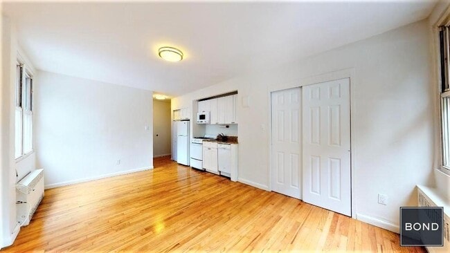 Building Photo - 260 W 27th St