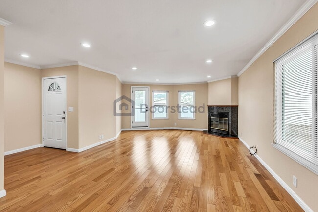 Building Photo - 428 Lewis Ln