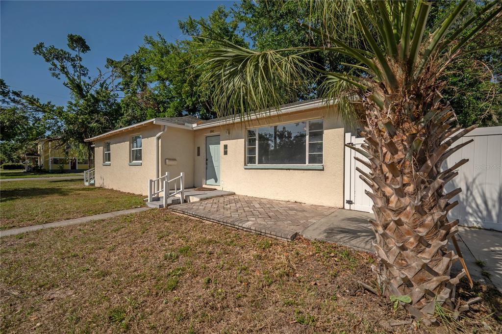 Foto principal - 3947 Grove St S