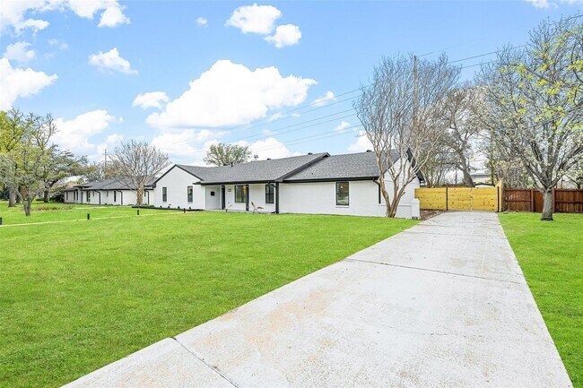 Foto del edificio - 12417 Quincy Ln