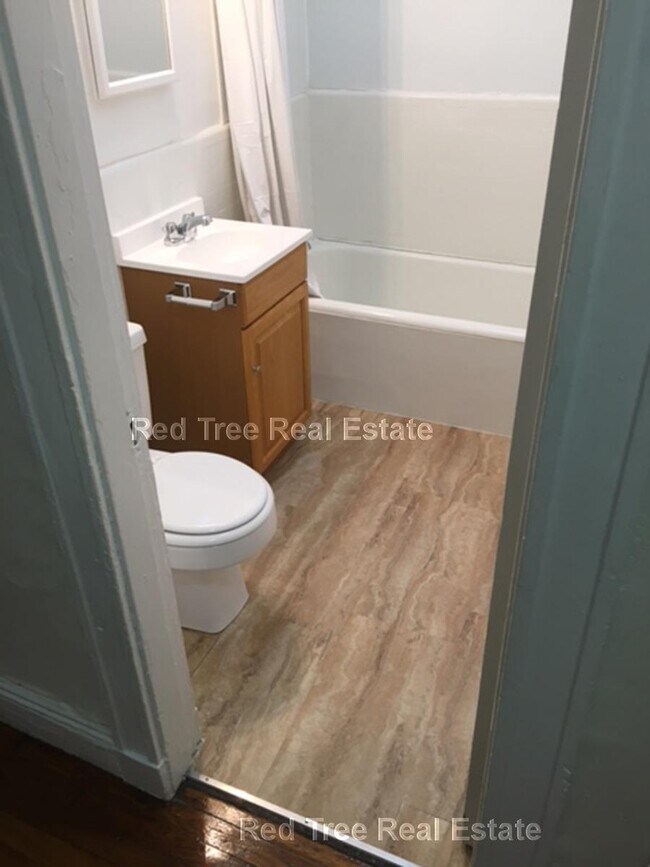 Foto del edificio - 99 Brainerd Rd