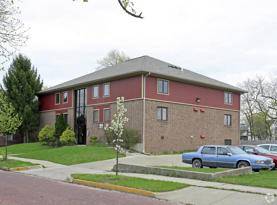 Primary Photo - 169 State St