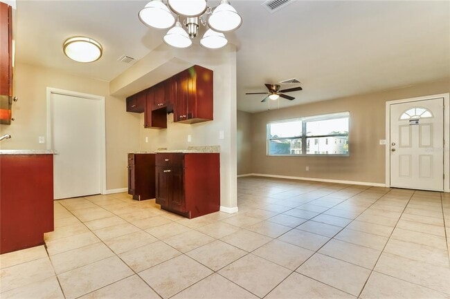 Foto del edificio - 1429 Spring Ln