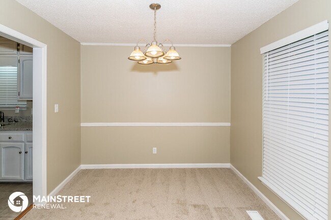 Building Photo - 28 Moonglow Dr