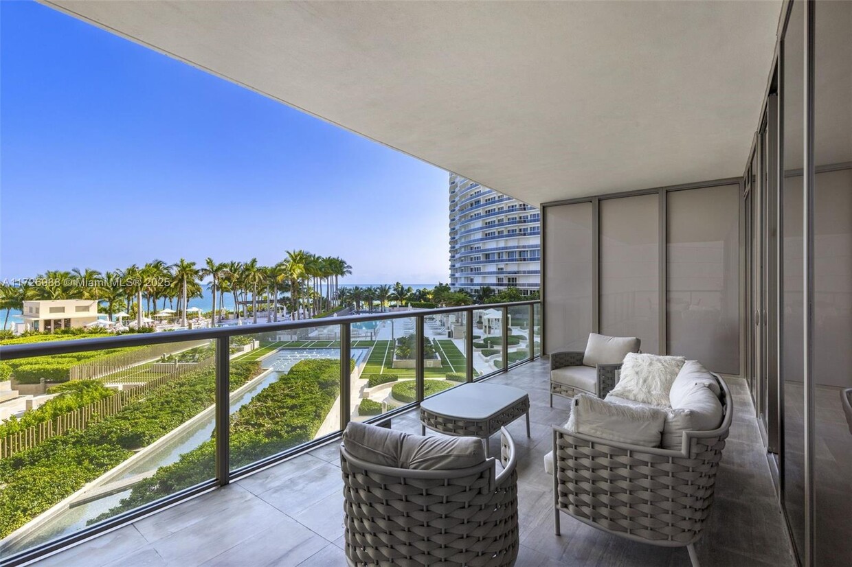 Foto principal - 9701 Collins Ave