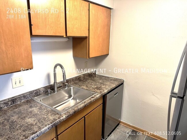 Foto del edificio - Awesome remodeled 2 bedroom apartment on M...