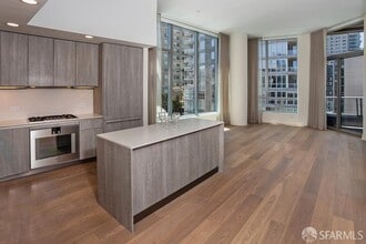 Building Photo - 333 Beale St