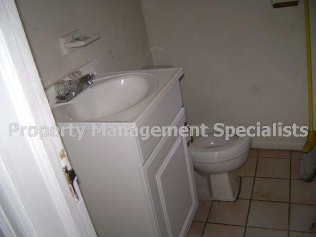 Building Photo - 541 Buckminster Cir
