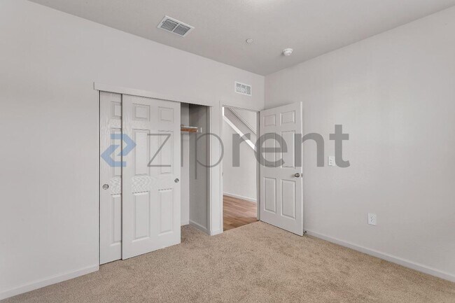 Building Photo - 1790 Haines Ave