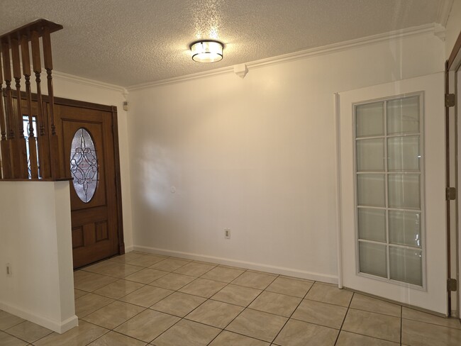 Building Photo - 2117 Titan St
