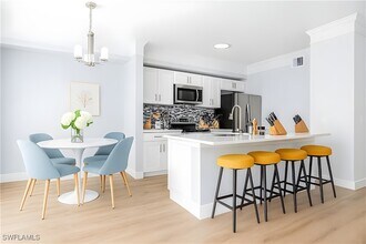 Building Photo - 11530 Villa Grand