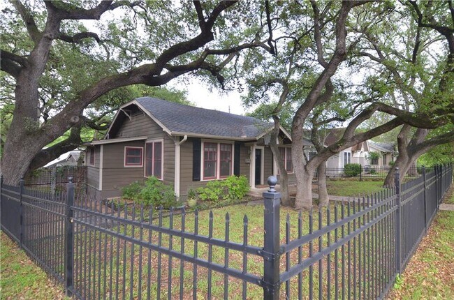 Foto del edificio - 500 E Mary St