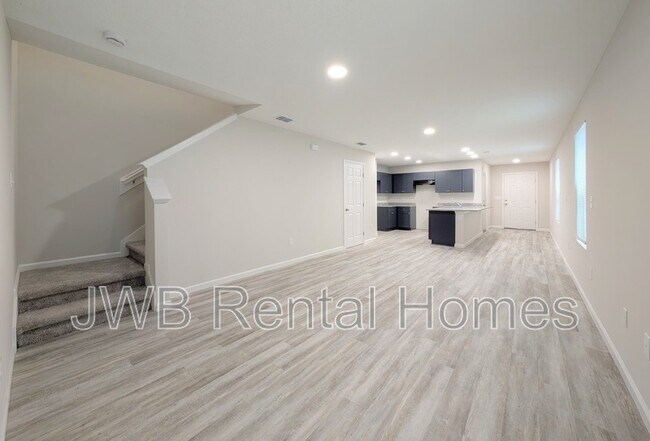 Foto del edificio - 8827 Free Ave