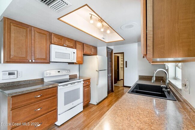 Foto del edificio - 2090 Kent St NE