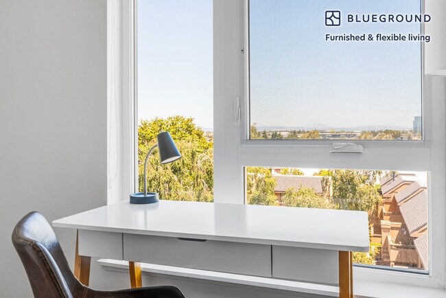 Foto del edificio - 815 Old County Rd