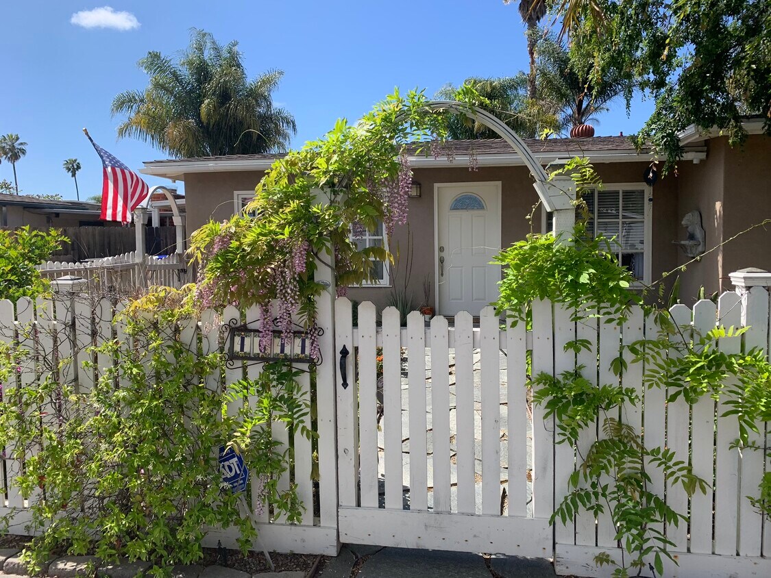 Foto principal - 4644 Isleta Ave