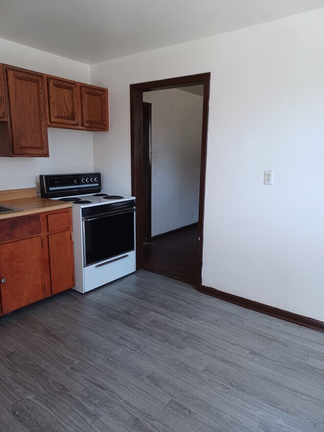 29 6th St Unit Rob, Wheeling, WV 26003 Apartments in Wheeling, WV