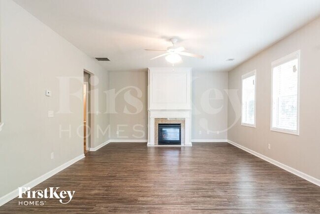 Building Photo - 7354 Gossamer St