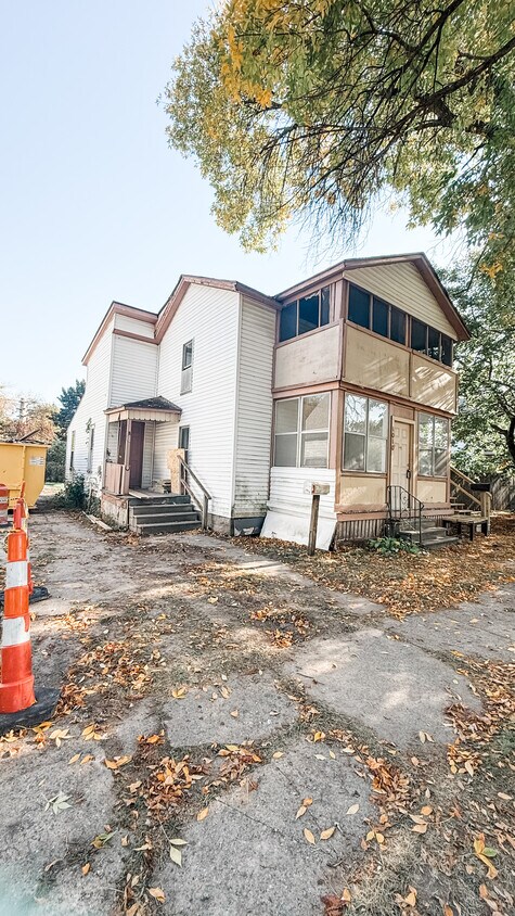 Primary Photo - 1010 N Granger St