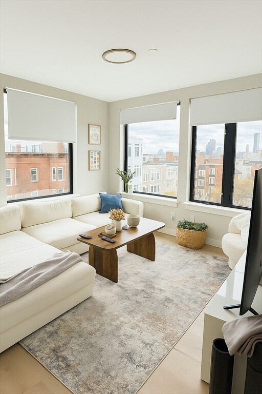 Foto principal - 400 W Broadway