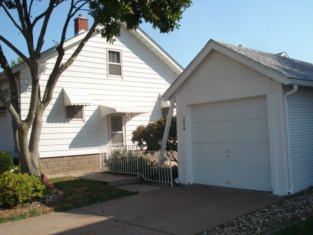 Building Photo - 204 19th Ave