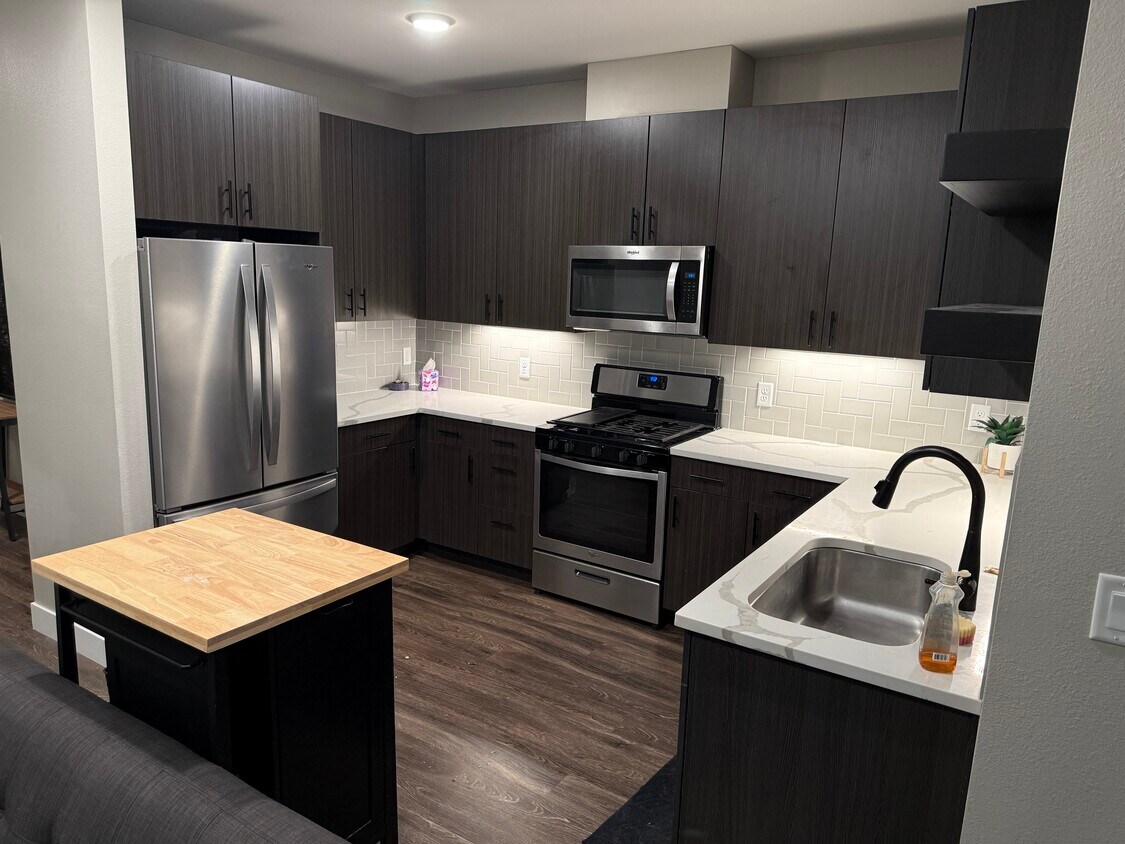 Foto principal - 2729 W 28th Ave