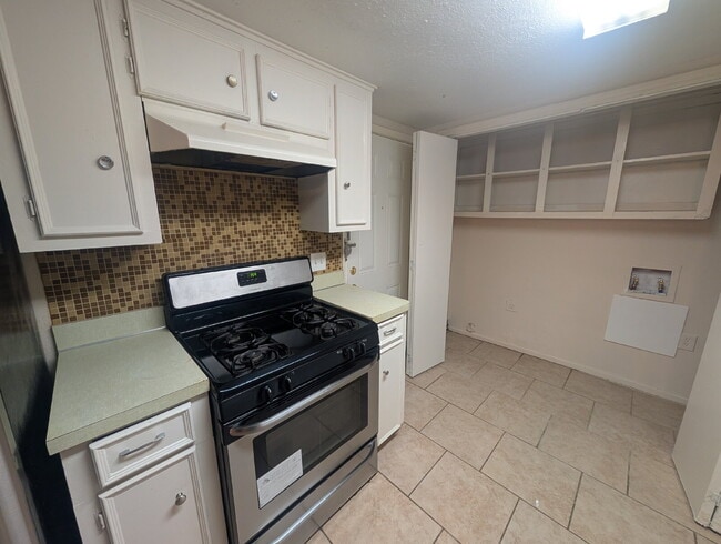 Photo - 131 N Cottonwood Dr Apartment