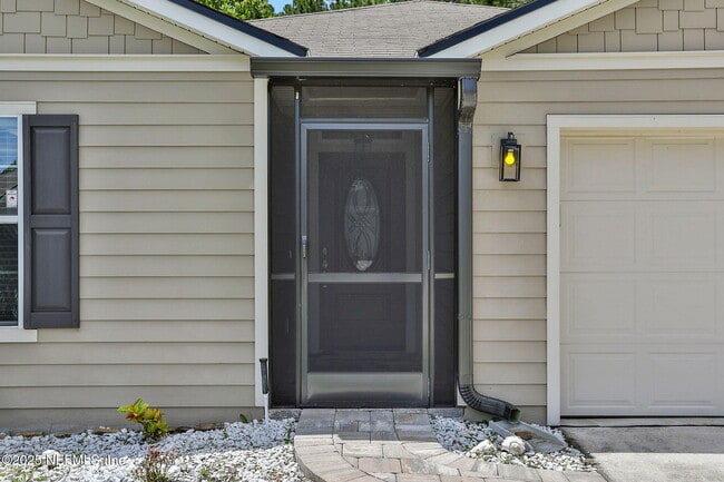 Building Photo - 35 Root Ln