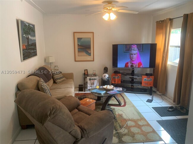 Foto del edificio - 6626 Miami Lakes Dr