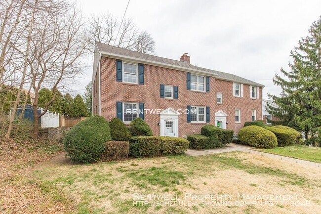 Foto del edificio - 2223 Steele Rd