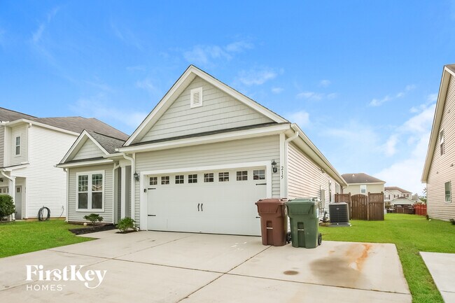 Building Photo - 215 Topsaw Ln