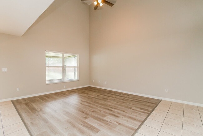 Building Photo - 15261 Harrowgate Way