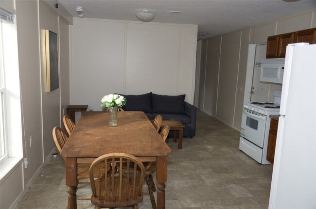 Foto del edificio - 725 County Rd 5007
