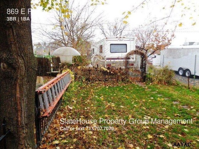 Foto del edificio - 869 E Poplar St