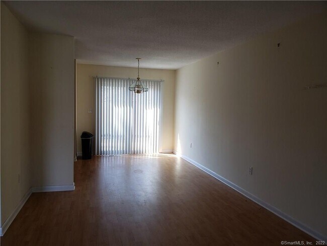 Building Photo - 13 Salem Walk