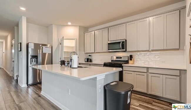 Foto del edificio - 6400 Rounded Pebble Ln