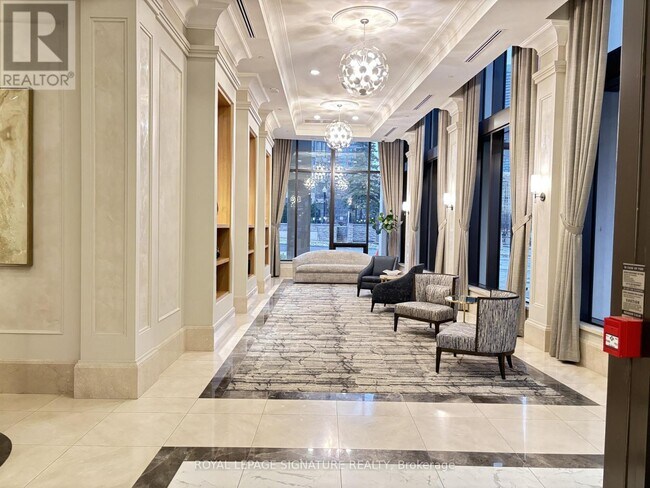 Photo du bâtiment - 36 Elm Dr W