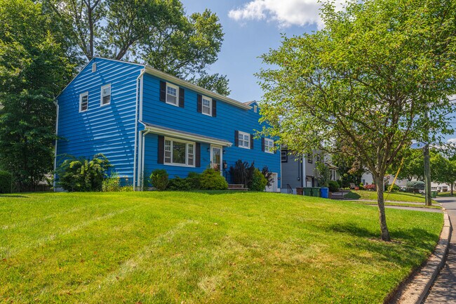 Building Photo - 1641 Lenape Rd