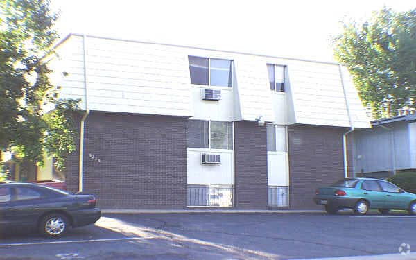 Building Photo - 6215 Dover St