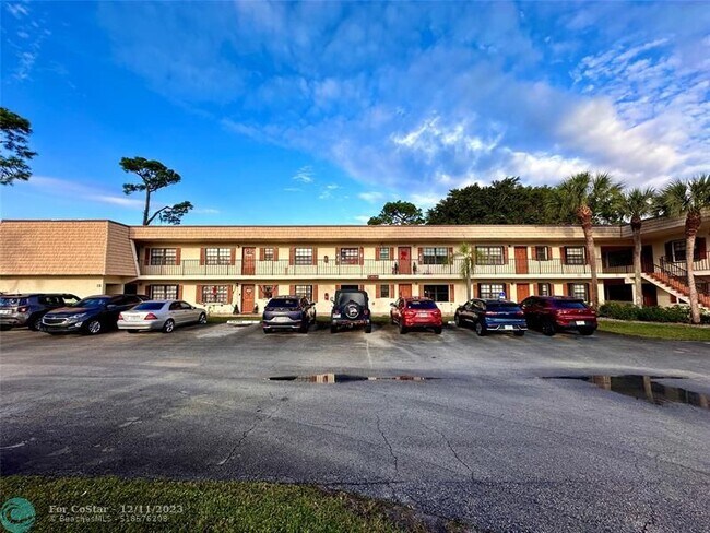 Building Photo - 4263 Oak Terrace Dr
