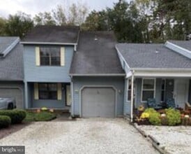 Building Photo - 8 Partridge Ct
