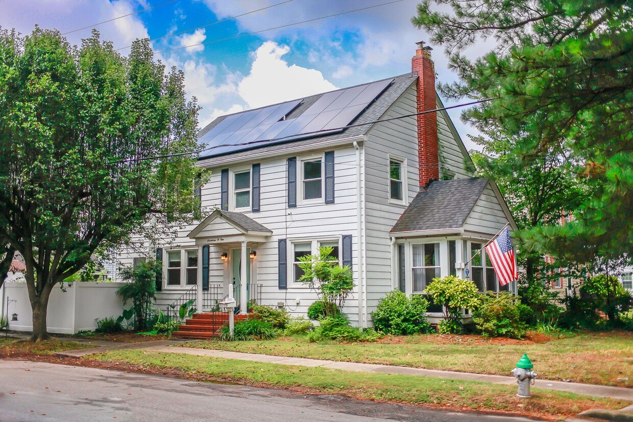 Foto principal - Stunning home rental in Portsmouth!