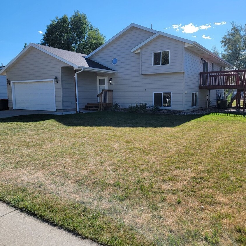 Primary Photo - 3 BED | 2 BATH | SPLIT-FOYER HOME | RAPID ...