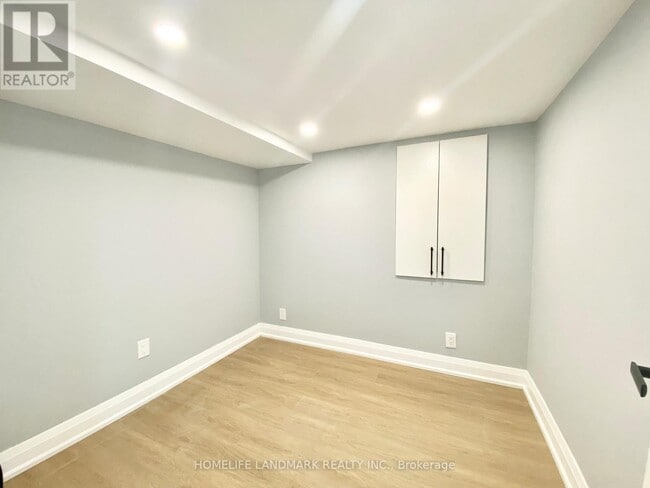 Building Photo - 272 Jones Ave