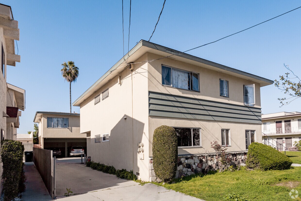 Entrada - 8034 7th St