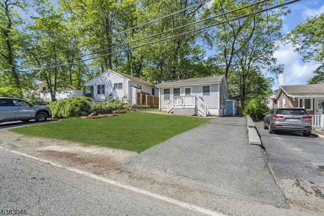 Foto del edificio - 406 Brooklyn Mountain Rd